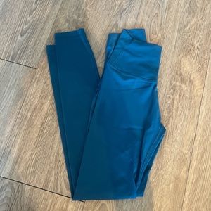 NVGTN pacific blue signature 2.0 leggings size small